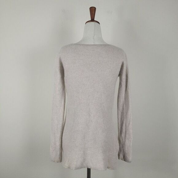 Saks Fifth Avenue Sweater XS Beige Cashmere Ribbed Comfy Cozy Minimalist Hi Lo - Picture 3 of 6